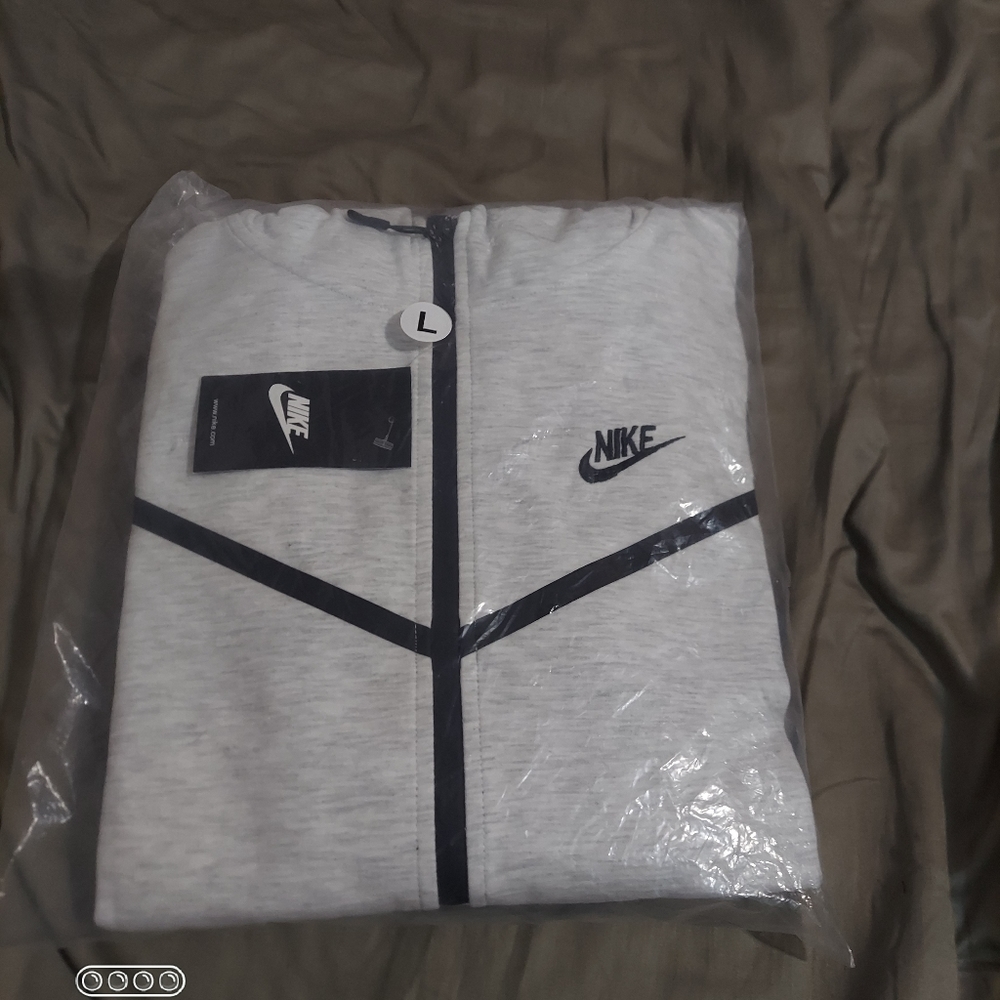 Nike jogging suit